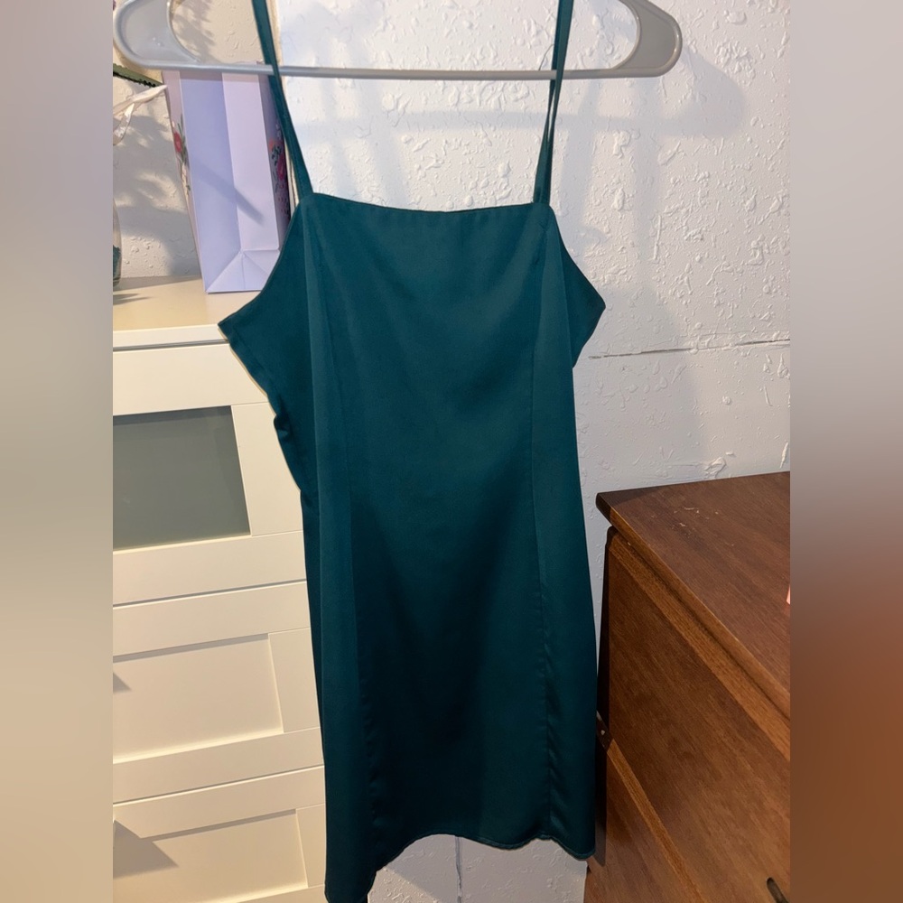 Green dress small